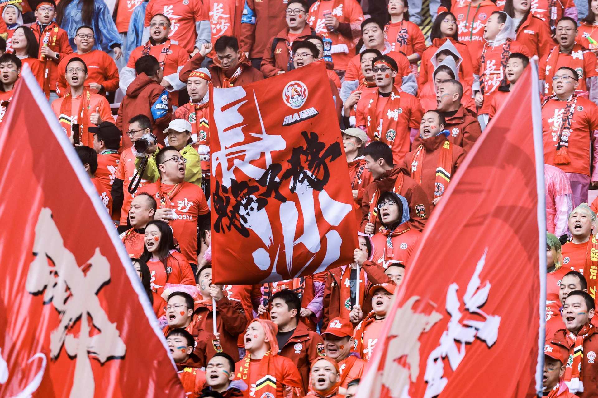 移动端游戏-关于立足本土球员，球队备战提升实力的信息