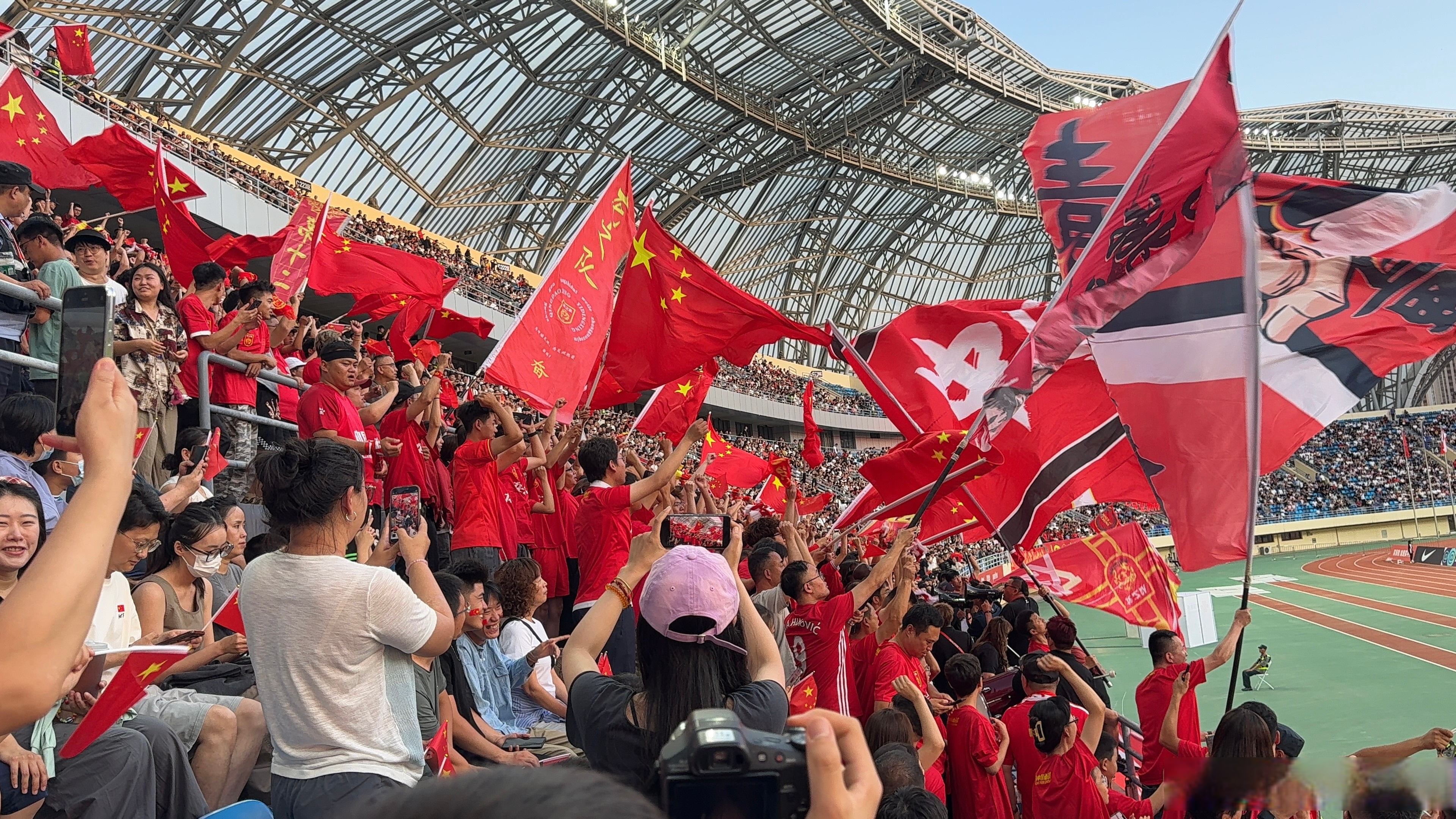 凤凰娱乐APP-关于外援表现抢眼，带领球队取得胜利的信息